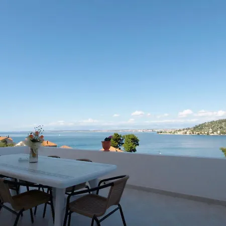 Holiday home Holiday Zdenko